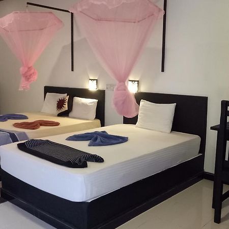 Golden Beach Inn Trincomalee Eksteriør bilde
