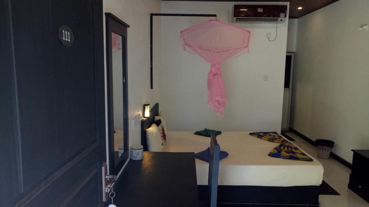 Golden Beach Inn Trincomalee Eksteriør bilde