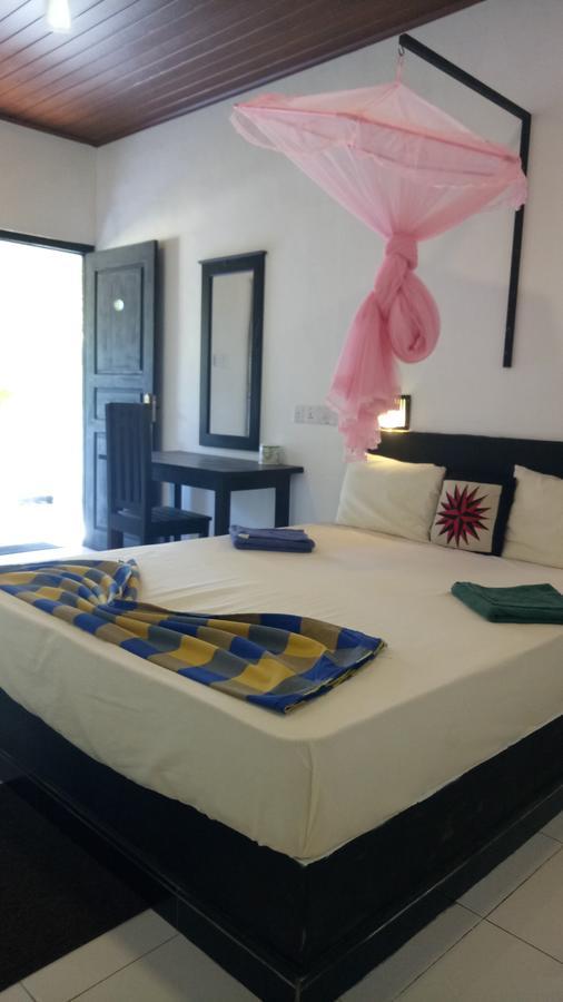 Golden Beach Inn Trincomalee Eksteriør bilde