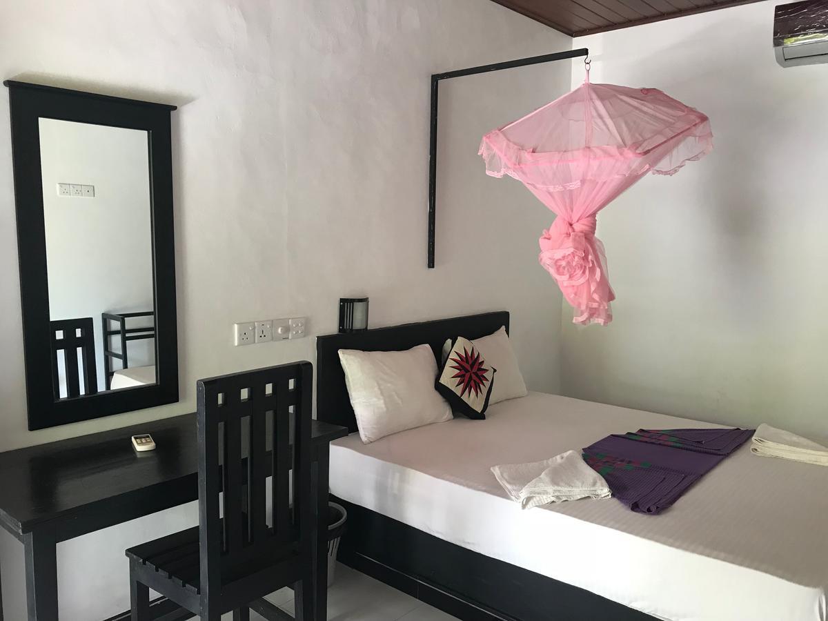 Golden Beach Inn Trincomalee Eksteriør bilde