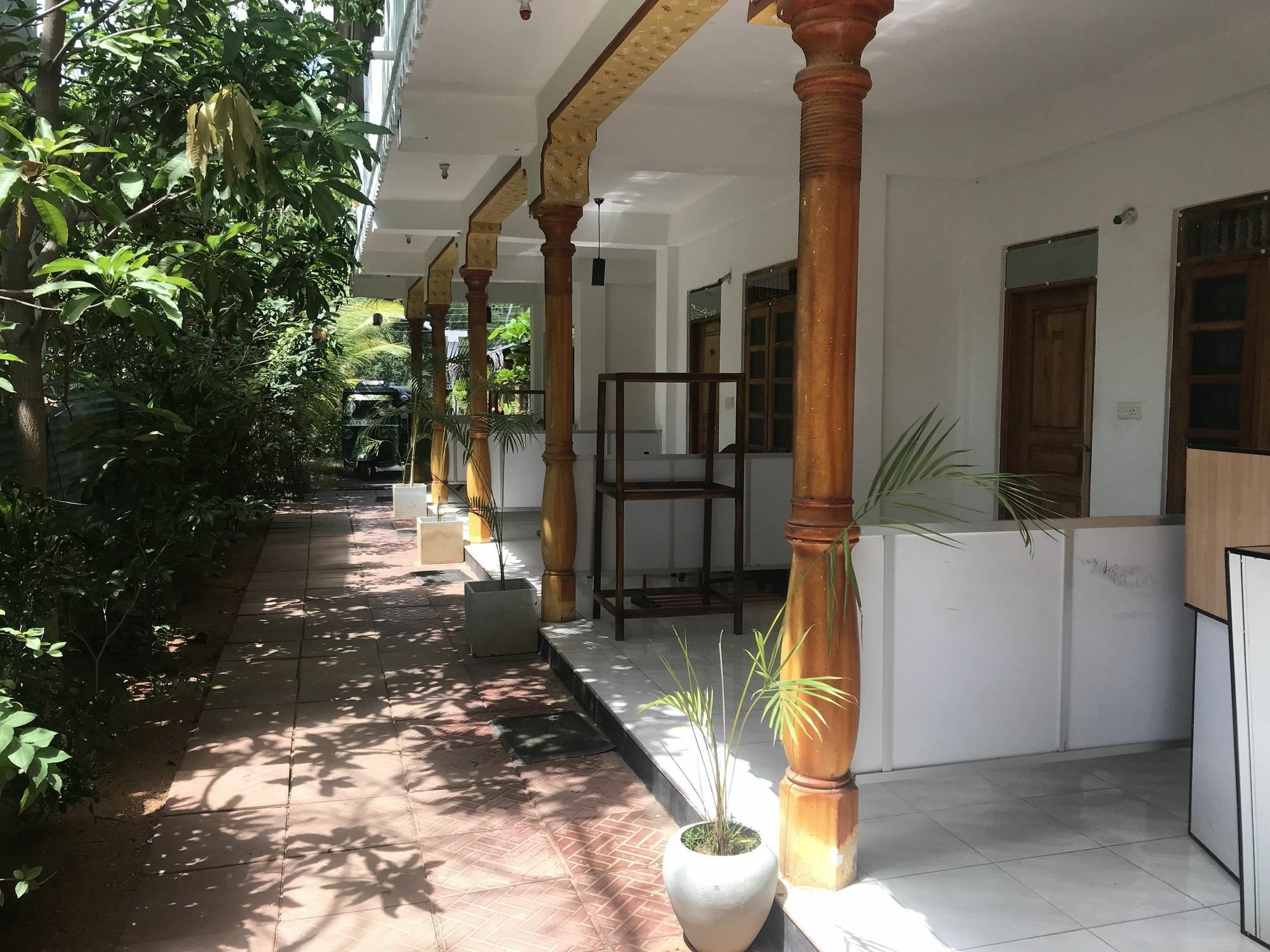 Golden Beach Inn Trincomalee Eksteriør bilde